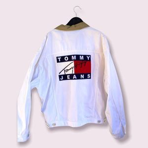 Vintage RARE Tommy Hilfiger White Denim Jacket with Patch Size XXL